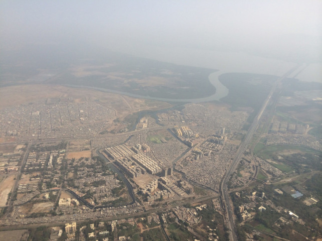 Mumbai seen from the air (Courtesy Vicchi/Flickr)
