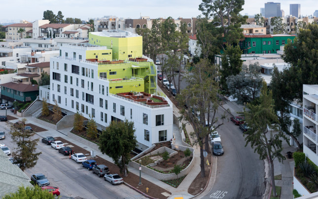 SL11024—housing for faculty, students, and others on the edge of UCLA's campus—by Lorcan O’Herlihy Architects (Iwan Baan)