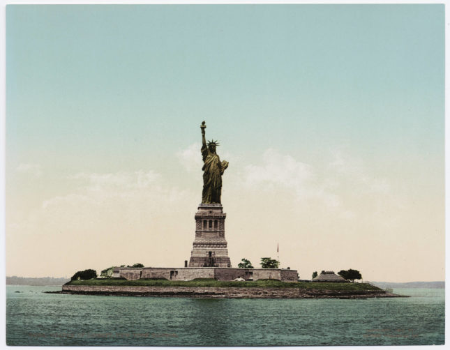 The Statue of Liberty in 1900 (Courtesy the Detroit Photographic Company via Wikipedia)