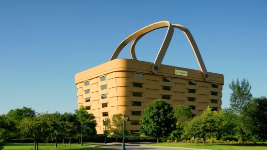 The Longaberger “Big Basket” was designed in house by the Longberger Company with the help of NBBJ as Architects of Record. (By Barry haynes, Wikimedia Commons)