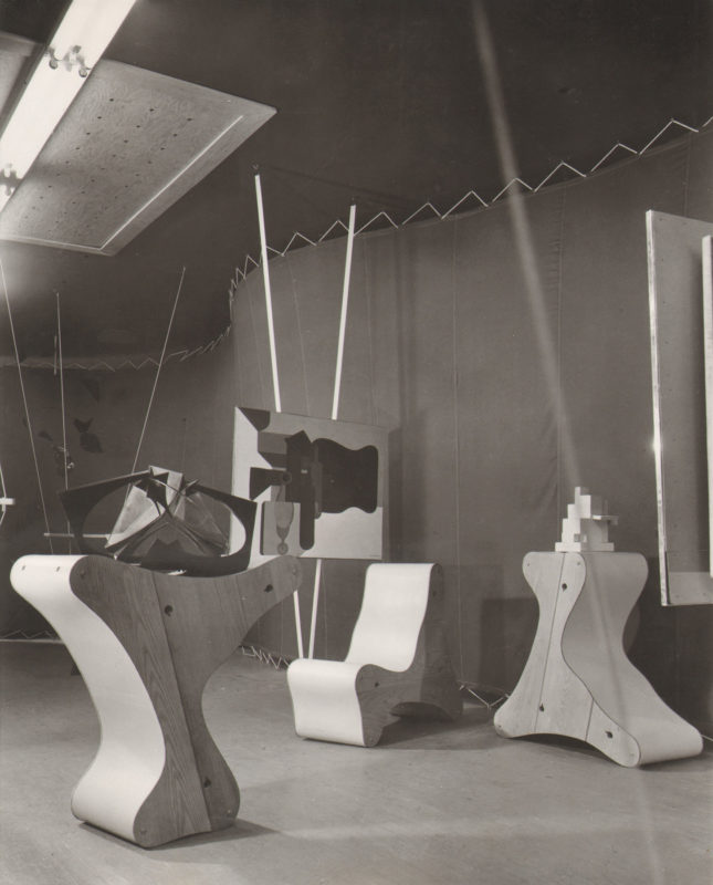 Frederick Kiesler, Art of This Century, view into the Abstract Gallery, New York, 1942, © 2016 Austrian Frederick and Lillian Kiesler Private Foundation, Vienna. (Photo: K. W. Herrmann)