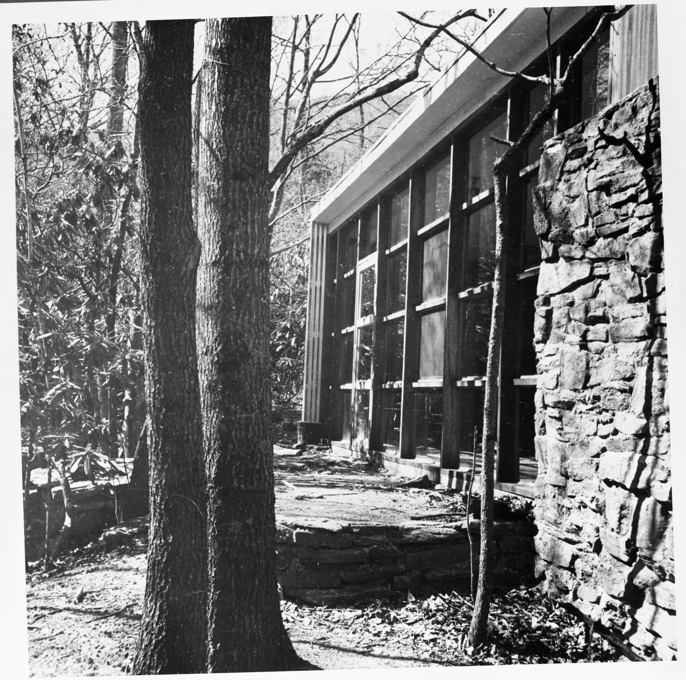 The Minimum House at the original Black Mountain College. (Courtesy North Carolina Digital Collection)