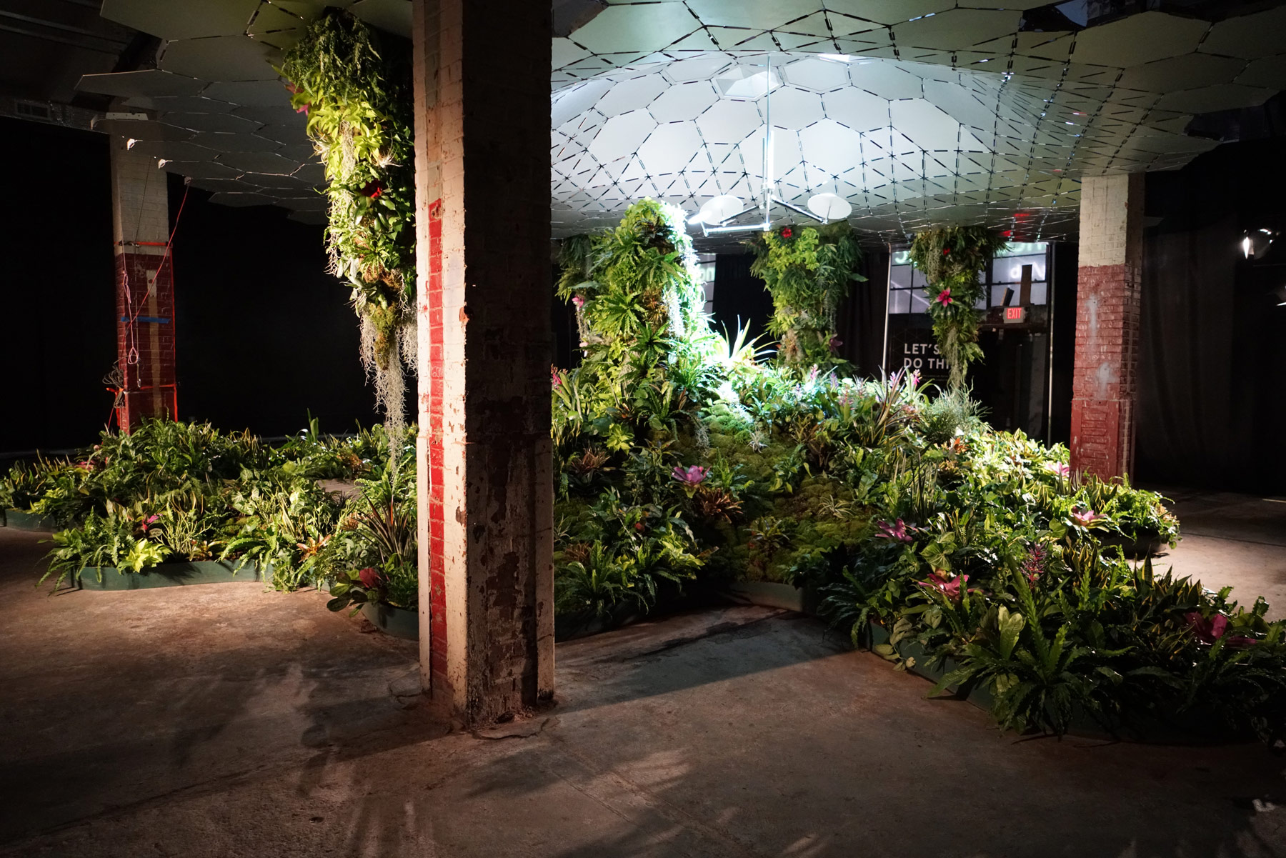 An innovative system of parabolic collectors, mirrors, and relay lenses will reflect natural light down into the underground “park” at the Lowline Lab in New York City. (Courtesy Lowline)