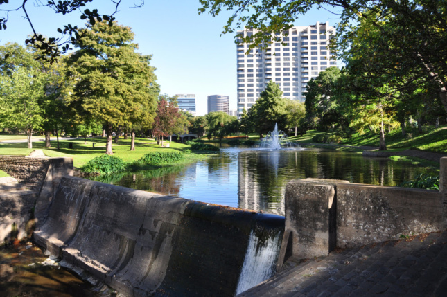 Sloan considers the seven-mile-long Turtle Creek Park to be a success story for branch water development in Dallas. (Courtesy Kevin Sloan Studio)