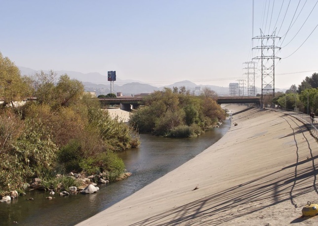 View of Los Angeles River near vicinity of G2 Parcel. (Courtesy Junkyardsparkle / Wikimedia)