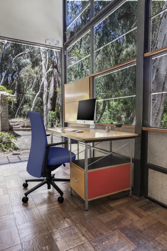 The chair is designed to adjust to any user, feeding into the hot desking trend. (Terrance Williams)
