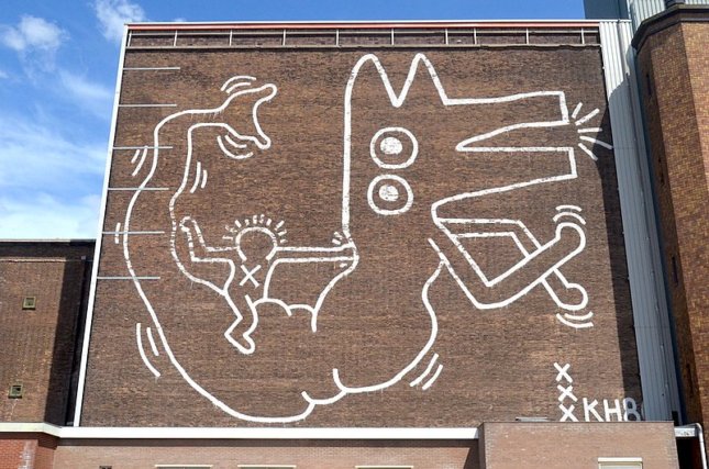 a keith haring mural in amsterdam