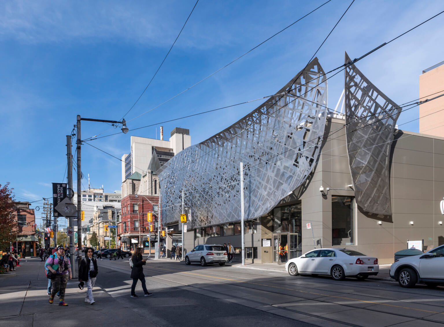 Bortolotto Architects broadcasts Toronto's art scene with ...