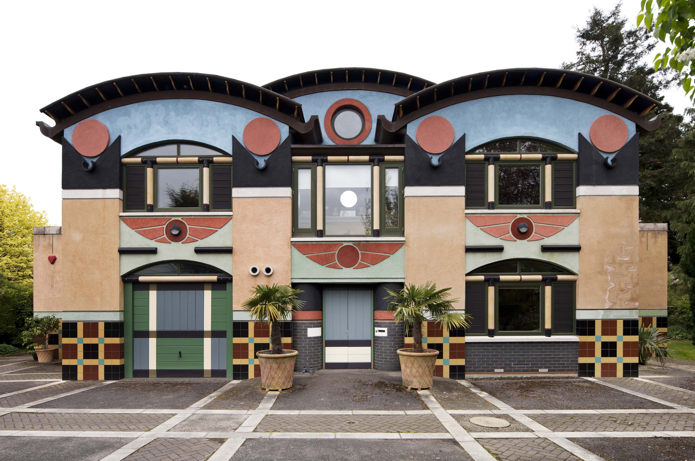 Guide on postmodernist John Outram captures his eclectic stylings