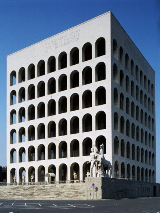 Pietri Architectes clads La Porte Bleue with a grid of concrete arches