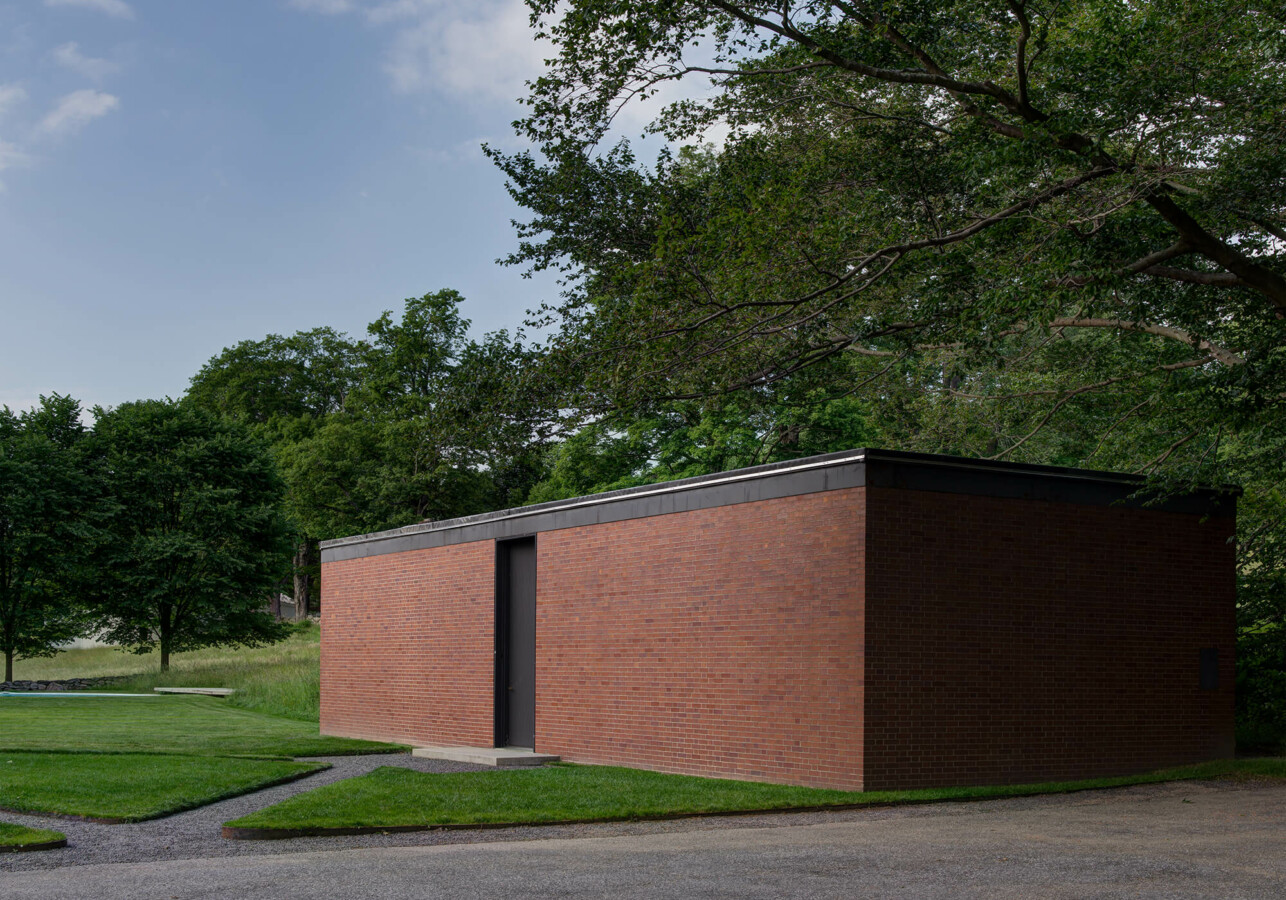 Philip Johnson S 1949 Brick House Is Being Restored   Photo Jun 14 2016 6 24 01 PM E1699988936328 1286x900 