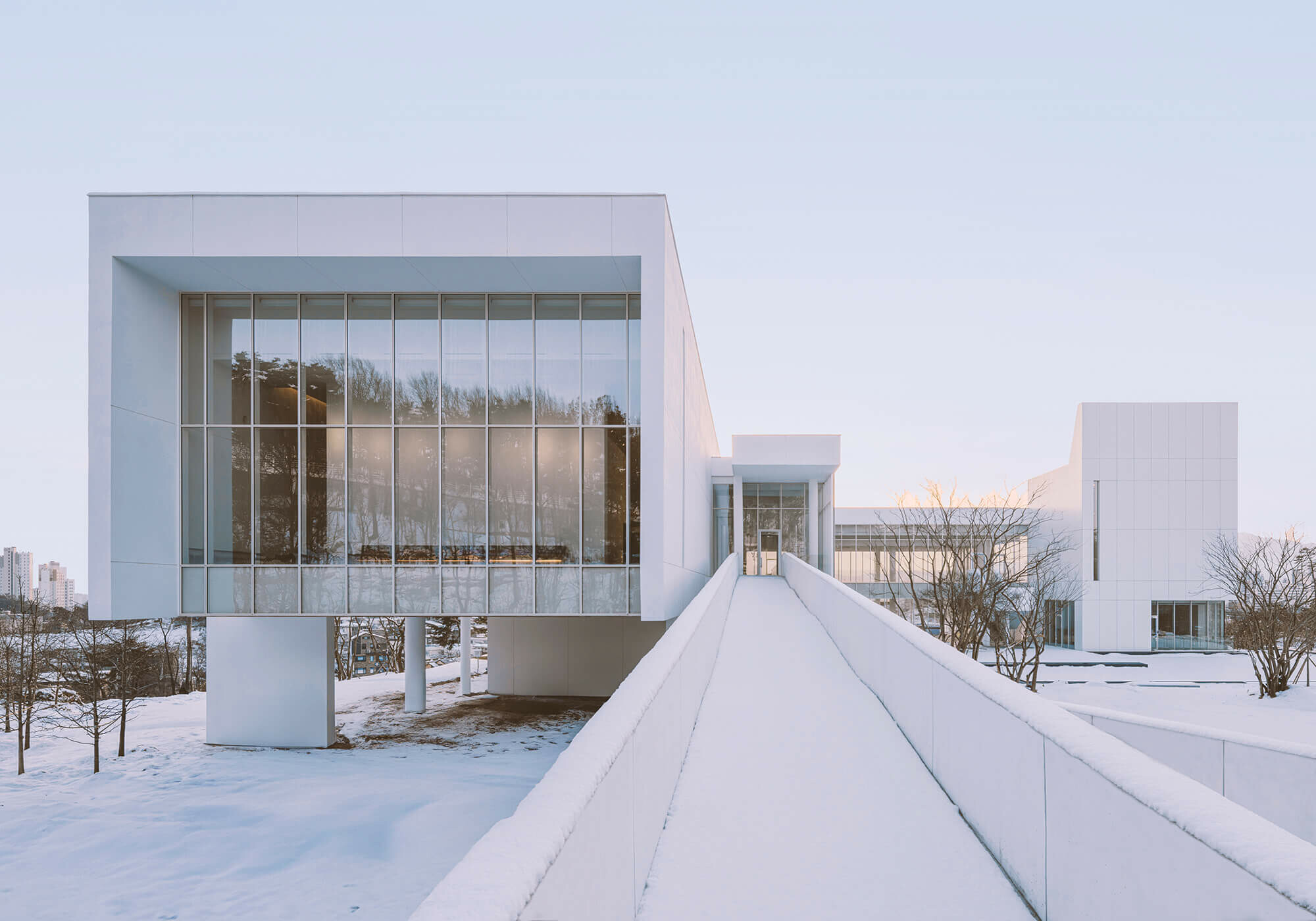 Meier Partners completes Sorol Art Museum in Gangneung, South Korea—the office’s first built project since restructuring