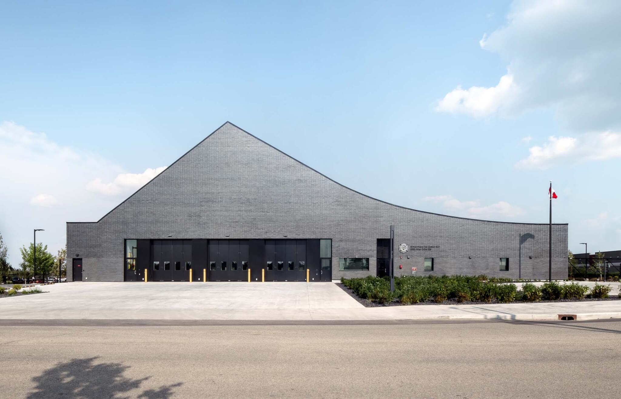 gh3* uses open weave brick pattern for Windermere Fire Station