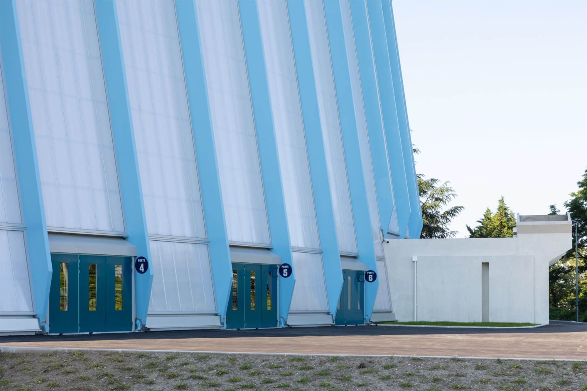 translucent polycarbonate facade