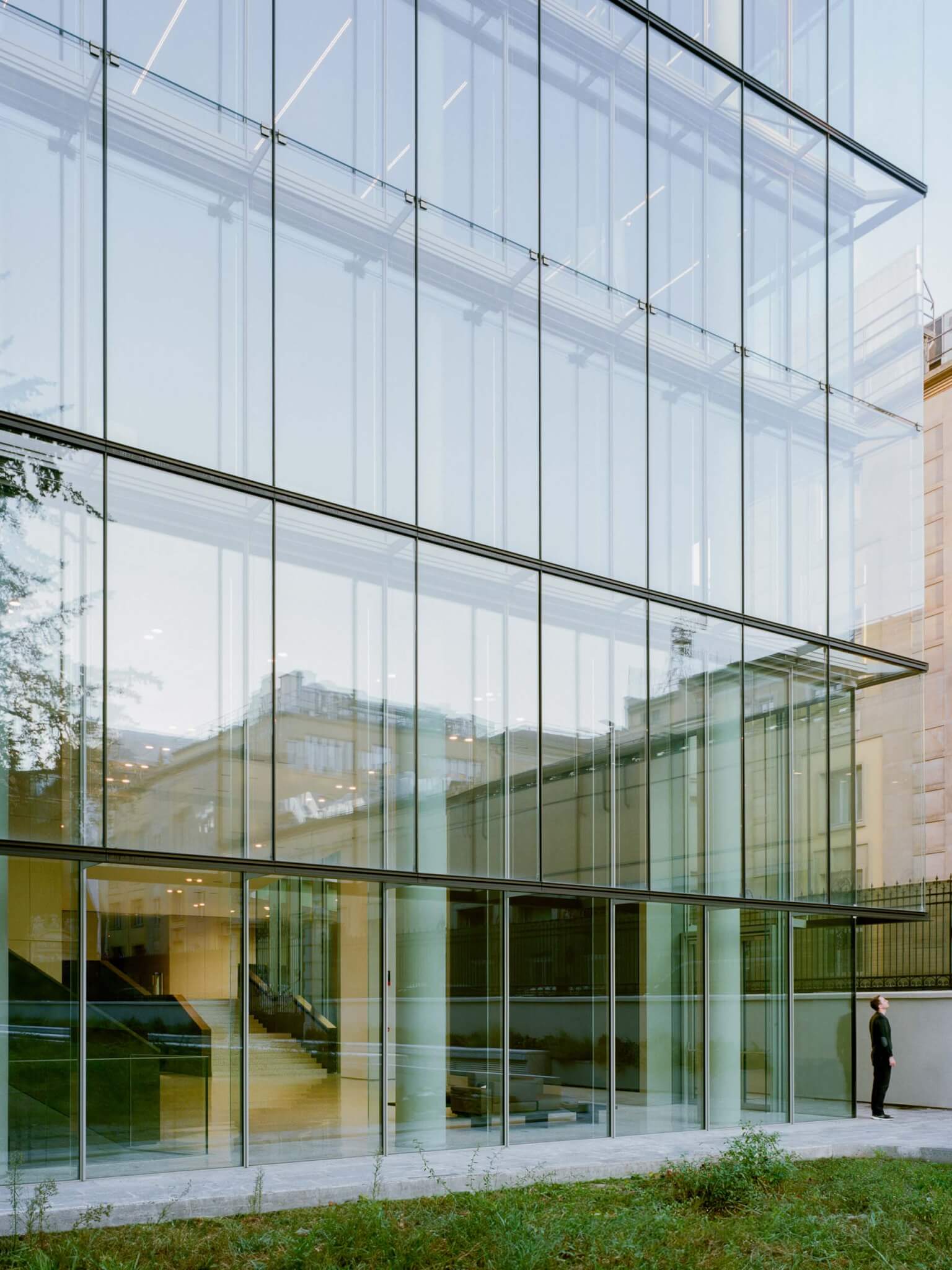 close-up of glass panels showing fastening system