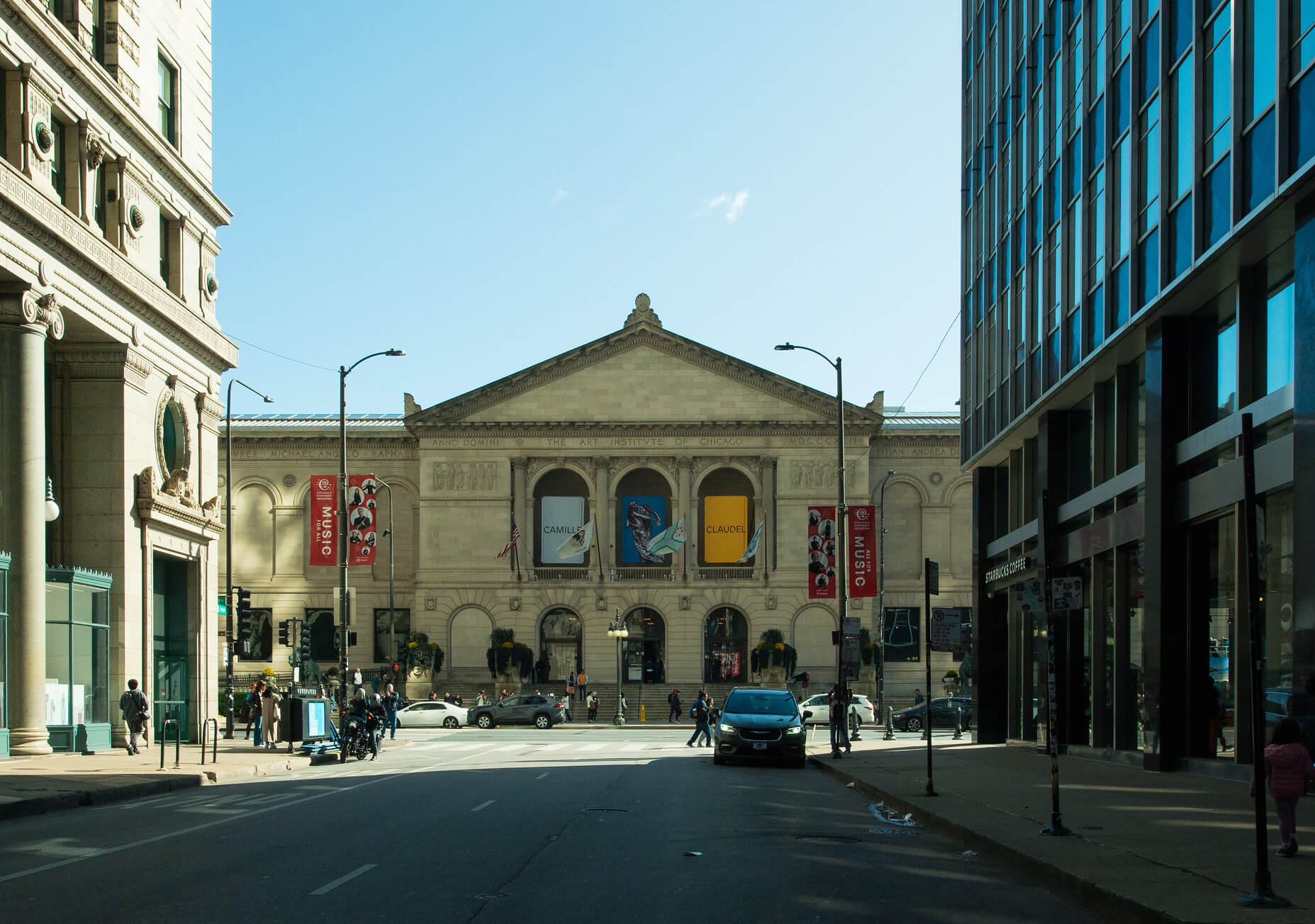 exterior of Art Institute of Chicago