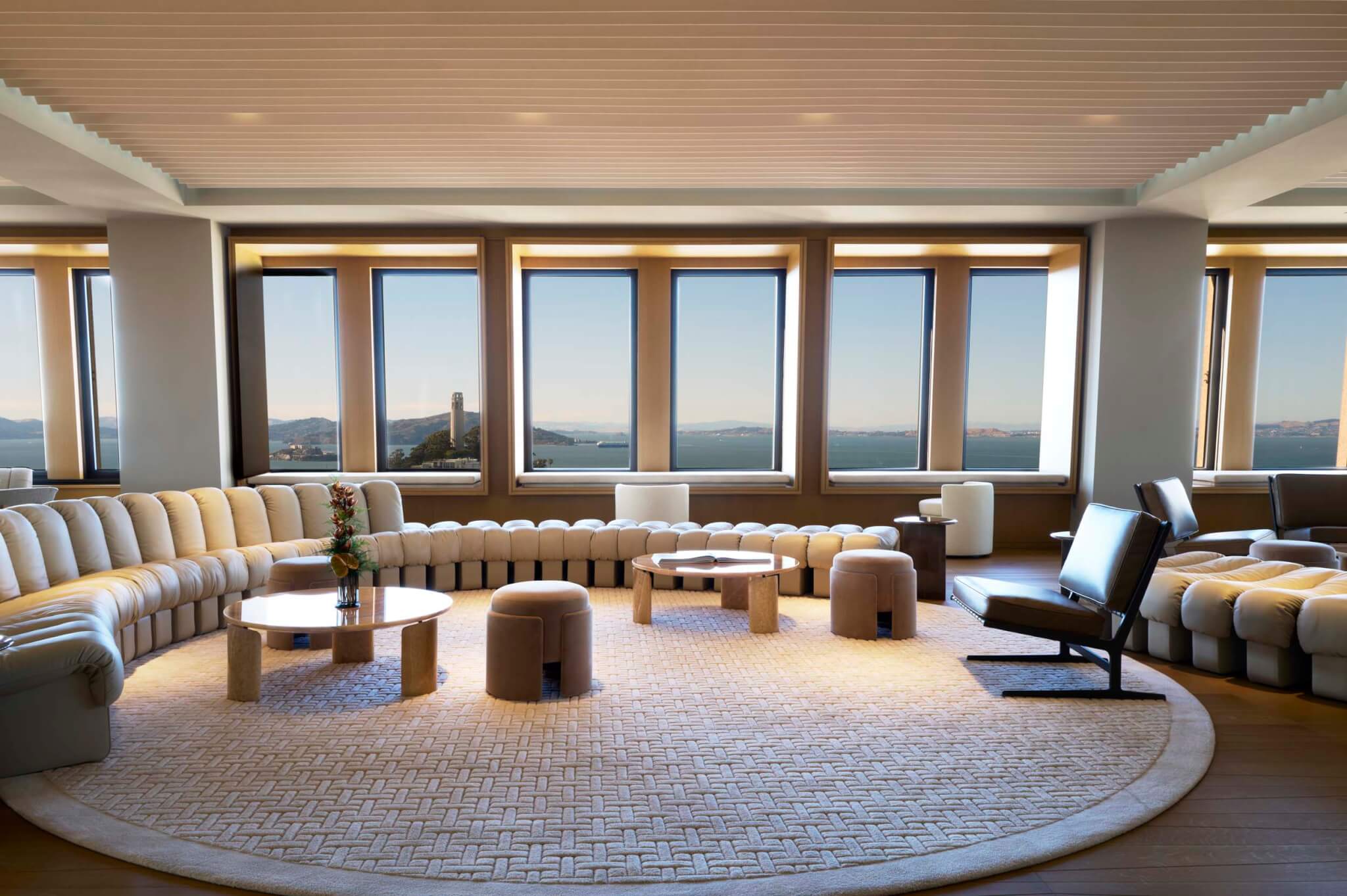 sky lounge with views of San Francisco