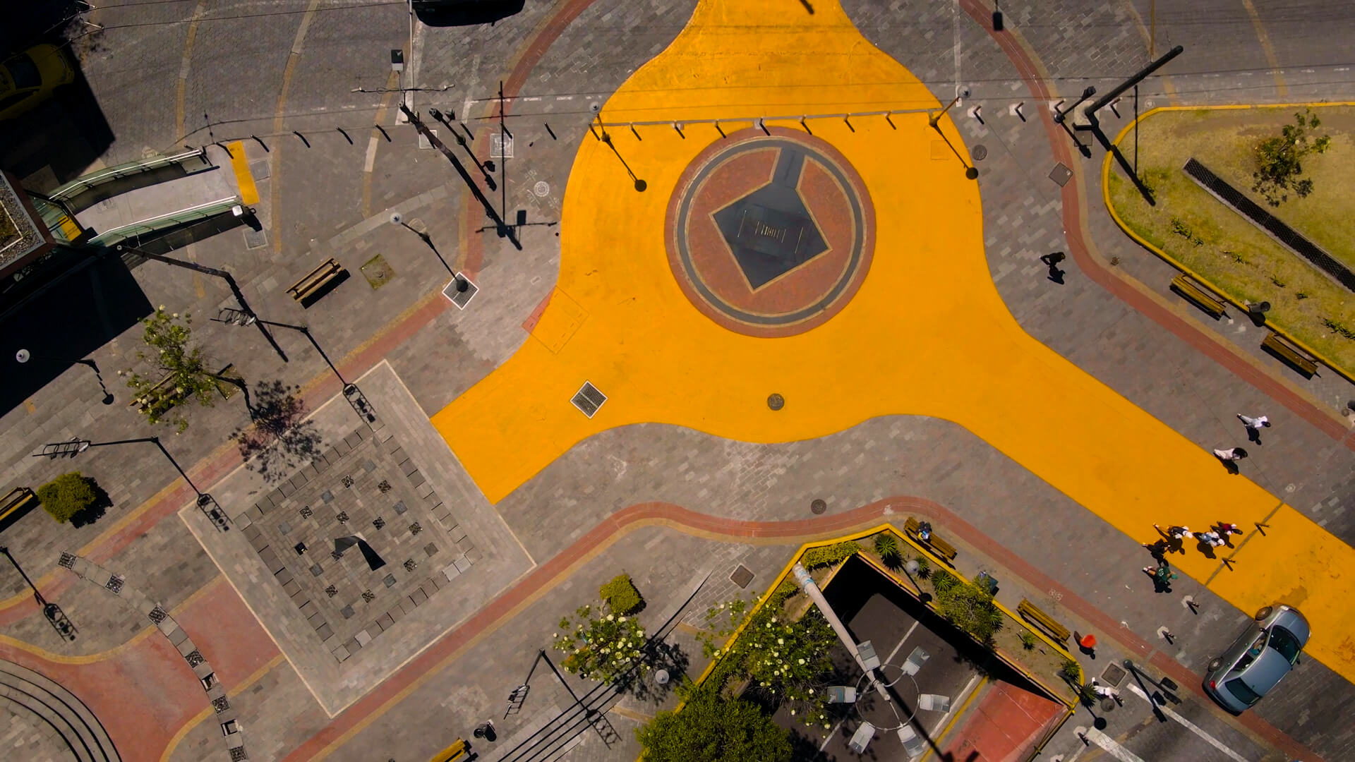 the installation wraps around a roundabout on the streets of Quito